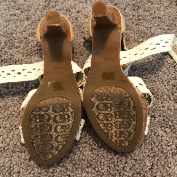 Gianni Bini White crochet sandals - Picture 4 of 4